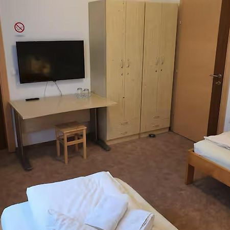 Guest House Hober Prevalje Exterior photo