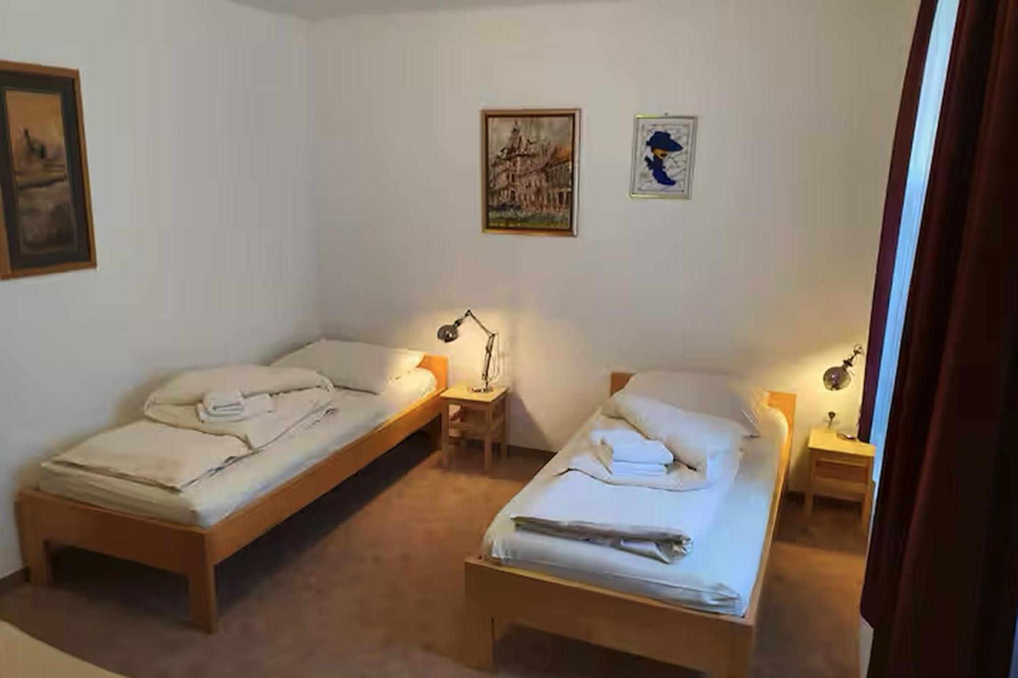 Guest House Hober Prevalje Exterior photo